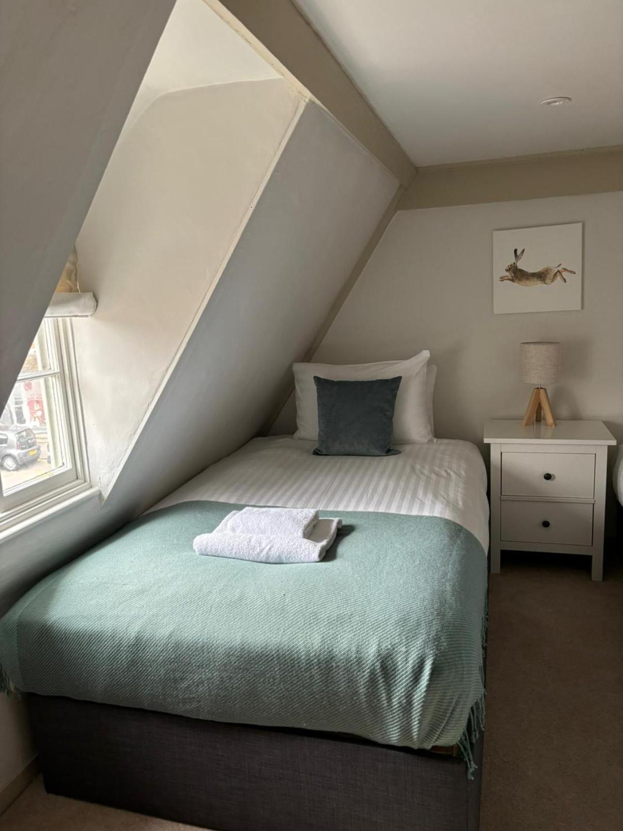 Elegant Oak Beamed House In Pretty Village - Cambridge Homehost Buckden  Exterior foto